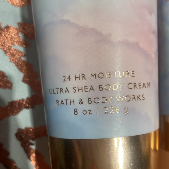 Bath and body Works “ lovely dreamer” set - Picture 3 of 4